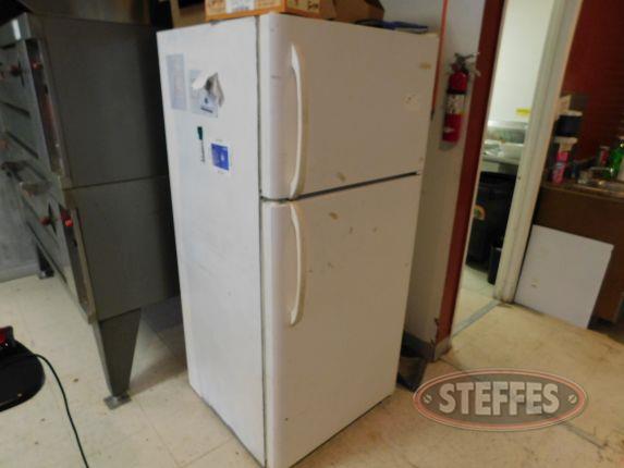 Frigidaire refrigerator_2.jpg